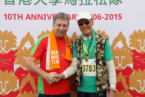 77-year-old Kwong Hung-piu is the most senior of the HKU Marathon team this year. He has joined the team for ten consecutive years.